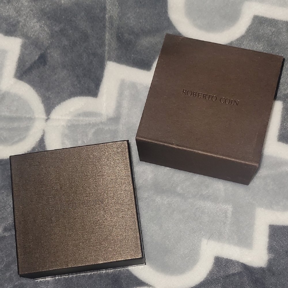 Roberto Coin Luxurious Brown Box Set